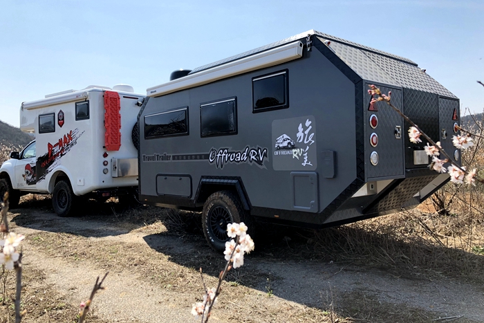 四驅(qū)越野拖掛房車上路有規(guī)定！了解這些放心走。