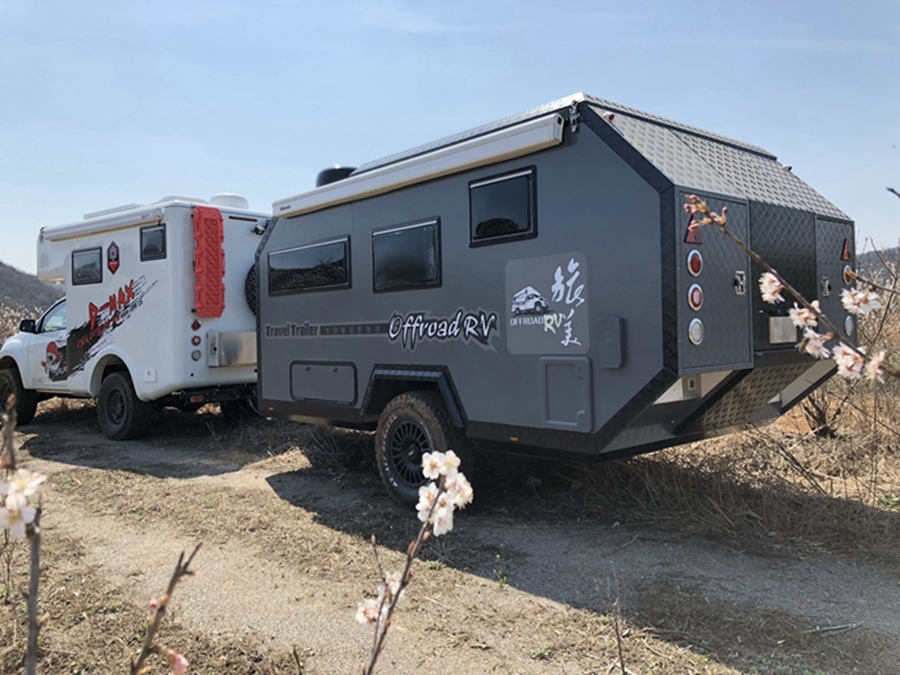 沒體驗(yàn)過拖掛房車旅行真遺憾！極光者越野拖掛房車點(diǎn)燃激情照亮旅行生活！